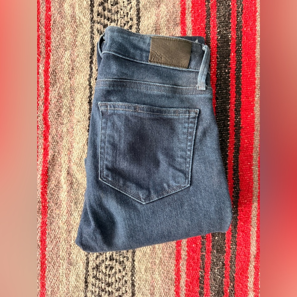 PAIGE MANHATTAN BOOTCUT JEANS!